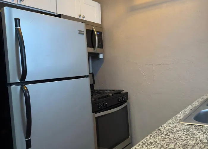 Gorgeous Remodeled 2 Bedroom Holiday home