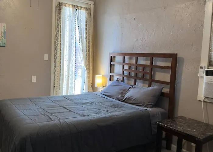 Gorgeous Remodeled 2 Bedroom