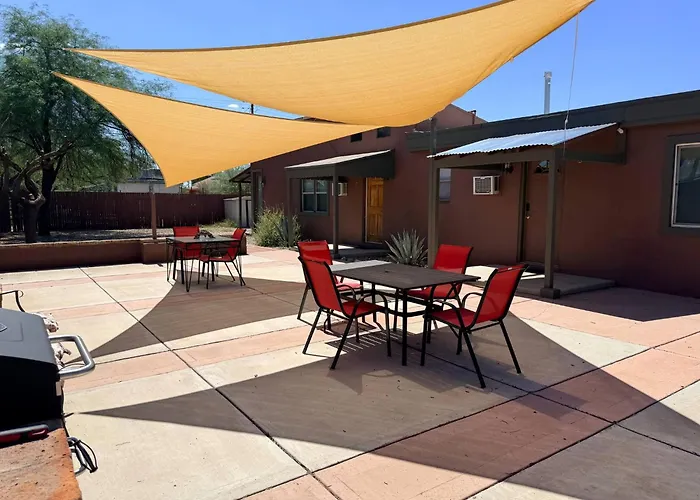 Gorgeous Remodeled 2 Bedroom Holiday home