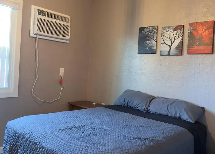 Gorgeous Remodeled 2 Bedroom