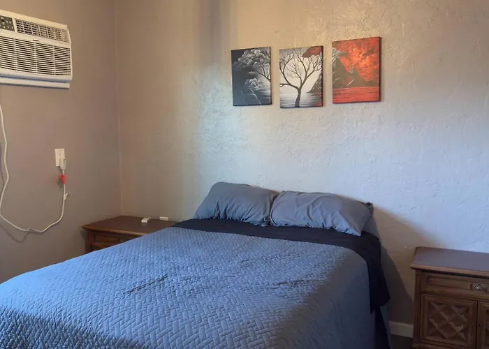 Gorgeous Remodeled 2 Bedroom Сasa de vacaciones *