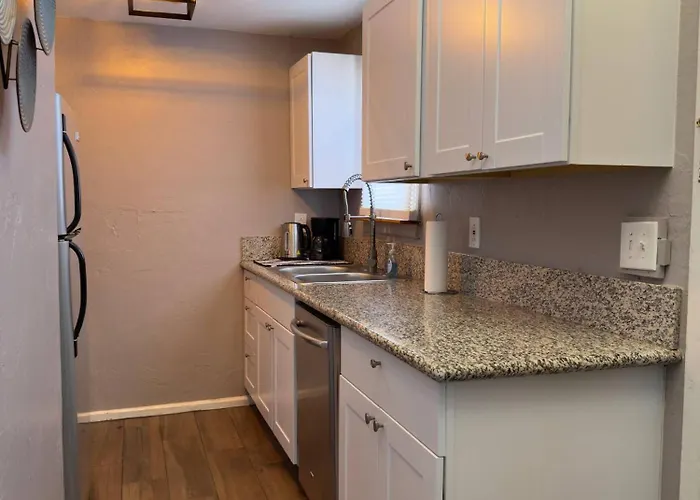 Gorgeous Remodeled 2 Bedroom Tucson