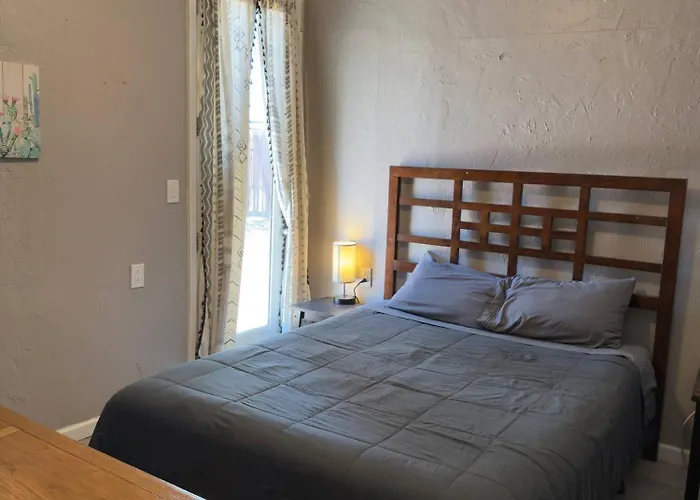 Gorgeous Remodeled 2 Bedroom Holiday home Tucson
